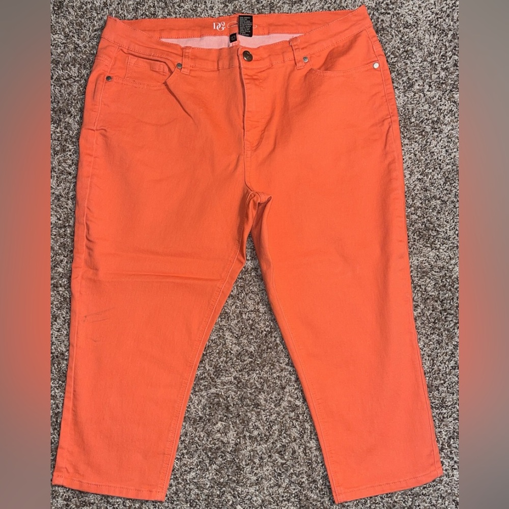 DG2 Capri Jeans